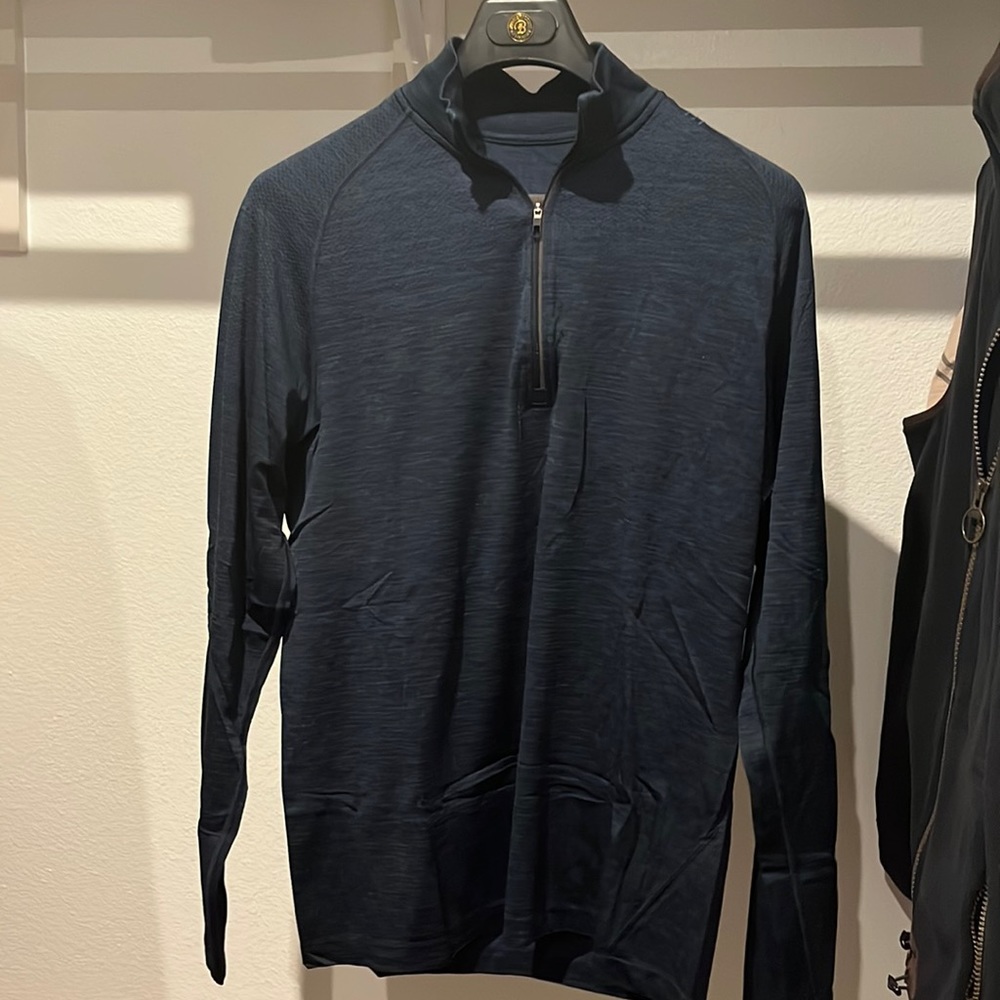 Lululemon Metal Vent Quarter Zip Pullover (Medium)